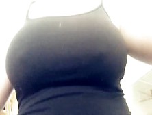 Girls Tits Fall Out At The Gym (Huge Nipples)