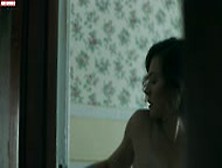 Trieste Kelly Dunn In Girl On The Third Floor (2019)