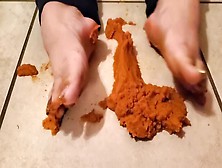 Thanksgiving Asmr Moment - Fat Woman Feet Dipped In Pumpkin Puree