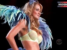 Lindsay Ellingson Shows Underwear – The Victoria's Secret Fashion Show 2013