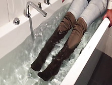 Overknee Boots In The Tub