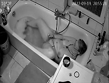 Cam Catches Milf Masterbating In The Tub While Video Chatting