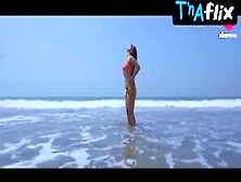 Manvi Chugh Lesbian,  Butt Scene In Love In Goa
