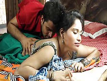 Dehati Bhabhi Making Romance With Naukar - Hottest Show