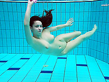 Bootylicious Sex Goddess Liza Bubarek Swims Around The Local Pool