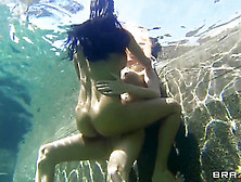 Isis Love Is Having An Amazing Sex Under The Water