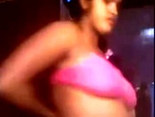 Izporn. Net - Indian Teen Showing Her Huge Boobs. Mp4