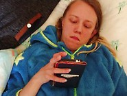 Masturbate Myself In Bed While Messaging (Unsuspected Creampie)