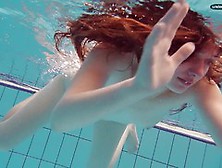 Hot Libuse Goes Underwater In The Pool