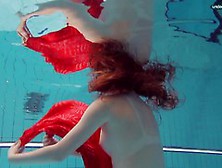 Hot Libuse Underwater Babe Naked Body