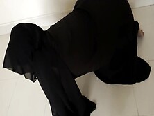 Fucking A Ravishing Maid In Saudi Arabia,  When Her Head Gets Stuck In The Bathroom Door - Cum-Shot