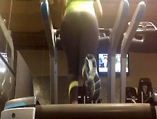 Huge African Bbw Donk Clapping Loudly On Treadmill