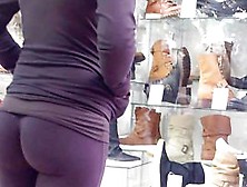 Splendid Looking Babe In Tight Leggings Has A Very Athletic Ass