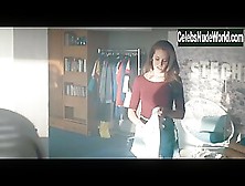 Josefine Voss Brunette,  Gets Undressed In Zwei Im Falschen Film (2017)