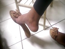 Candid Dangling Ebony Foot In College Faceshot - Feet 38