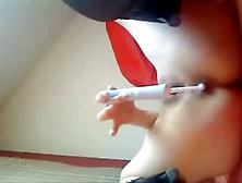 Webcam Girl Uses Dad's Toothbrush On Ass And Puss