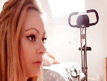 Webcam Babe Is Nailing Her Wet Cunt With A Big Sex Toy