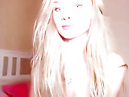 Webcam College Girl Smoking Hot Blonde