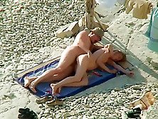 Amateur Couple Fuck Video Was Filmed On A Beach