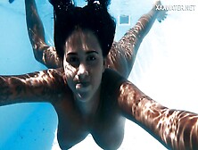 Dreamy Venezuelan Juicy Teen Showing Big Tits Underwater