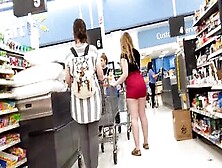 Bae Rubia Nalgona En Short Caminando En Walmart