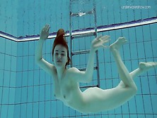 Winsome Lada's Underwatershow Action