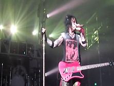 Nikki Sixx Breaks It Down For The Crowd.  Greenville,  S. C.