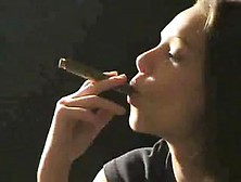 Lynn Smoke Cigar. Mp4
