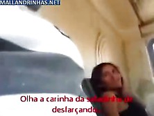 Punheteiro No Ônibus Em Brasilia Arrumando Uma Amiguinha
