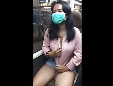 Tímida De Mascara Mostrou Os Peitos No Ônibus
