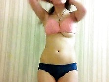Hot Brunette Masturbate On Webcam