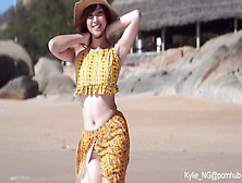 Sweet Kylie Masturbates To Get Squirt On A Public Beach