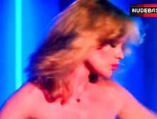 Melanie Griffith Shows Nude Breasts – Fear City