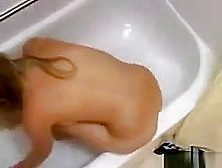 Cute Teen Girl Masturbates In The Bath Tub