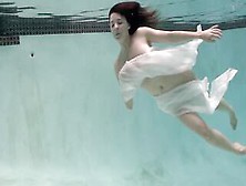 Underwater Naked Camgirl Kristy Jessica