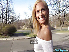 Cameraman Picks Up A Hottie And Fucks Her Against The Tree