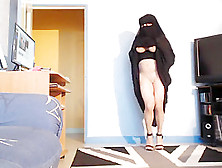 Musulmane Seins Nus En Niqab Et Jilbab