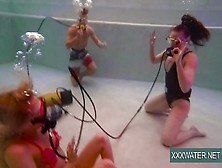 Sexy Jane And Minnie Manga Swim Naked In The Pool