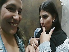 Lesbianas Cachondas Se Divierten En Un Bano Del Centro Comercial En Cucuta Colombia-Porno En Espanol