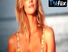 Marloes Horst Breasts Scene In Sports Illustrated Swimsuit 2017