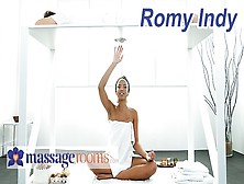 Massage Rooms Surprise Penis Massage By Romy Indy For Lucky Dude