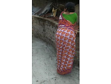 Indian Aunt Booty In Saree Badi Gaand Aunty Gigantic Bum