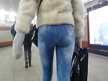Nice Round Ass In Tight Jeans In Winter