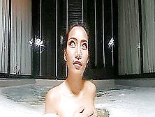 Big Foam Bathing With An Asian Model