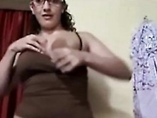Hot Sexy Busty Babe Wih Big Nipples Caught Live On Webcam