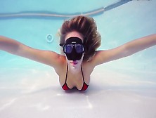 Masturbations Orgasms Sex And Blowjobs In The Swimming Pool
