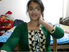 Desi Babe Showing On Cam