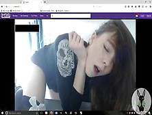 Nerdy Hot Gamer Girl Cums Live On Twitch
