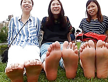Chinese Girls Perfect Feet Wiggling