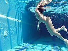 Sexy Jessica Lincoln Gets Horny And Naked In The Pool